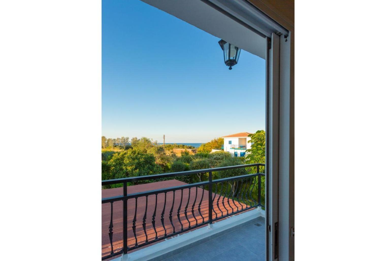 Sun Beach Villa Tria Polis Zewnętrze zdjęcie