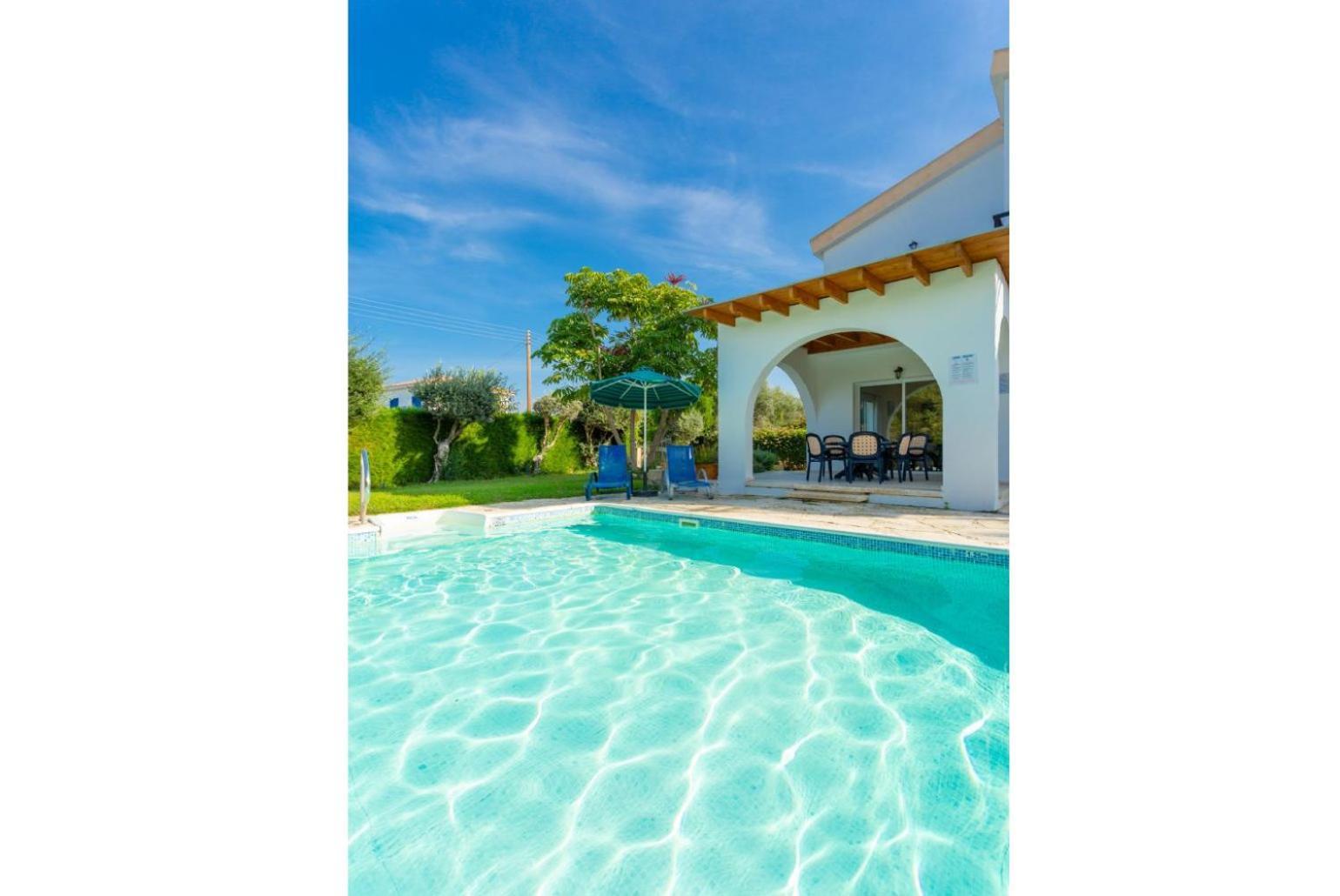 Sun Beach Villa Tria Polis Zewnętrze zdjęcie
