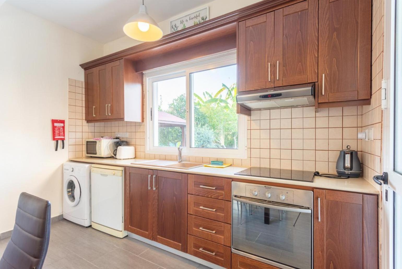 Sun Beach Villa Tria Polis Zewnętrze zdjęcie