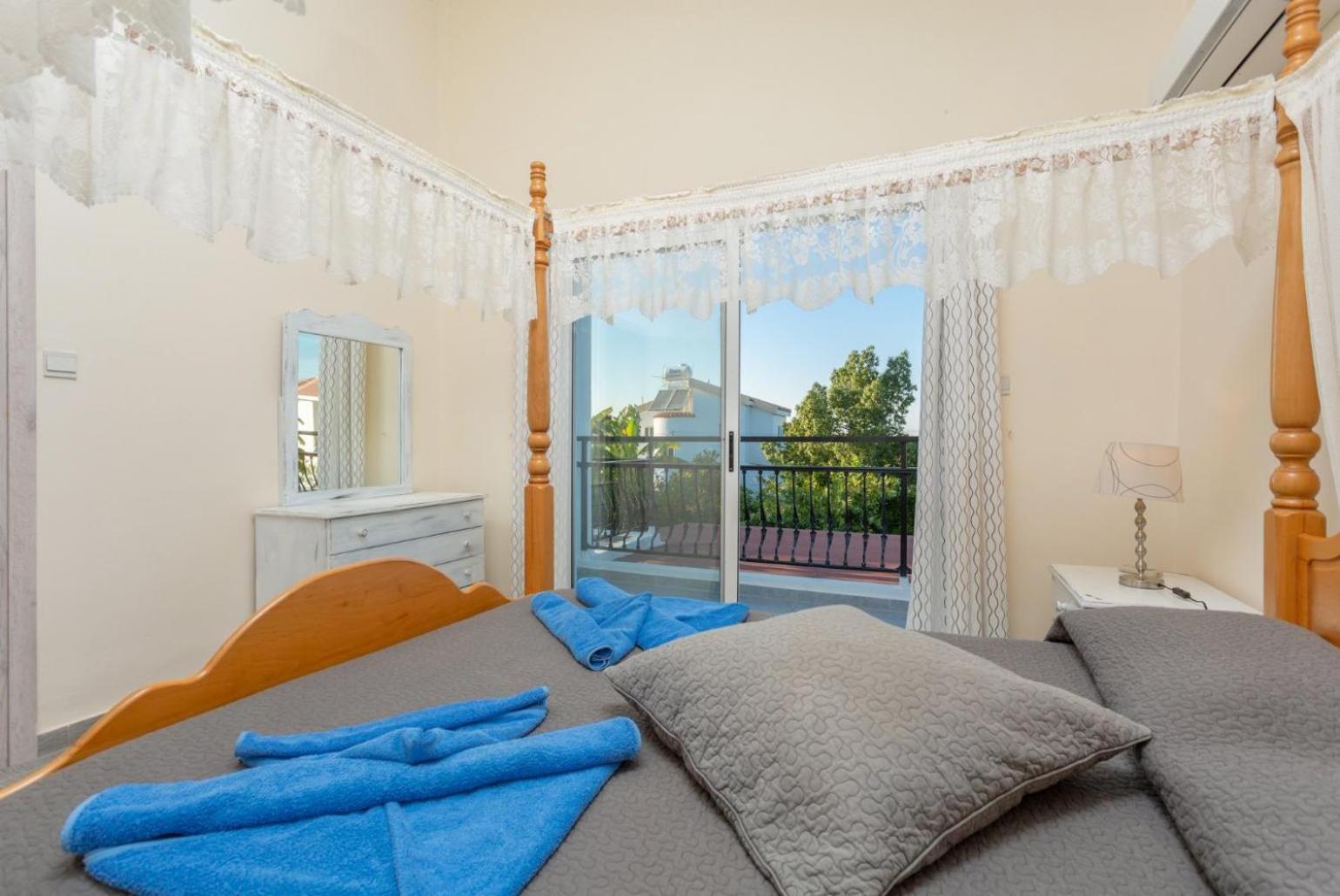Sun Beach Villa Tria Polis Zewnętrze zdjęcie